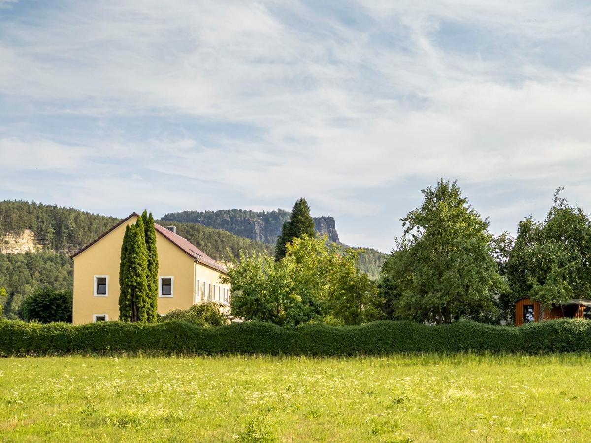 Hinterland Hostel Ратен Екстер'єр фото