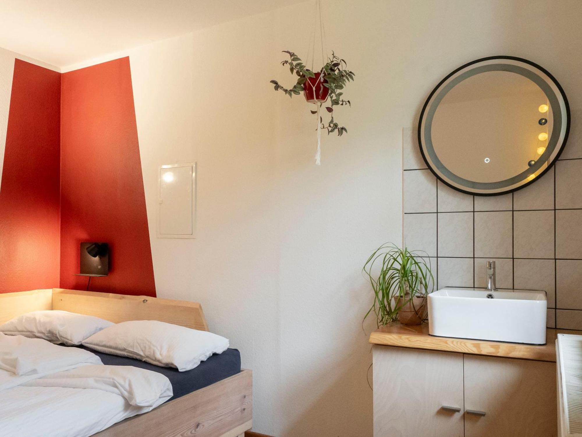 Hinterland Hostel Ратен Екстер'єр фото