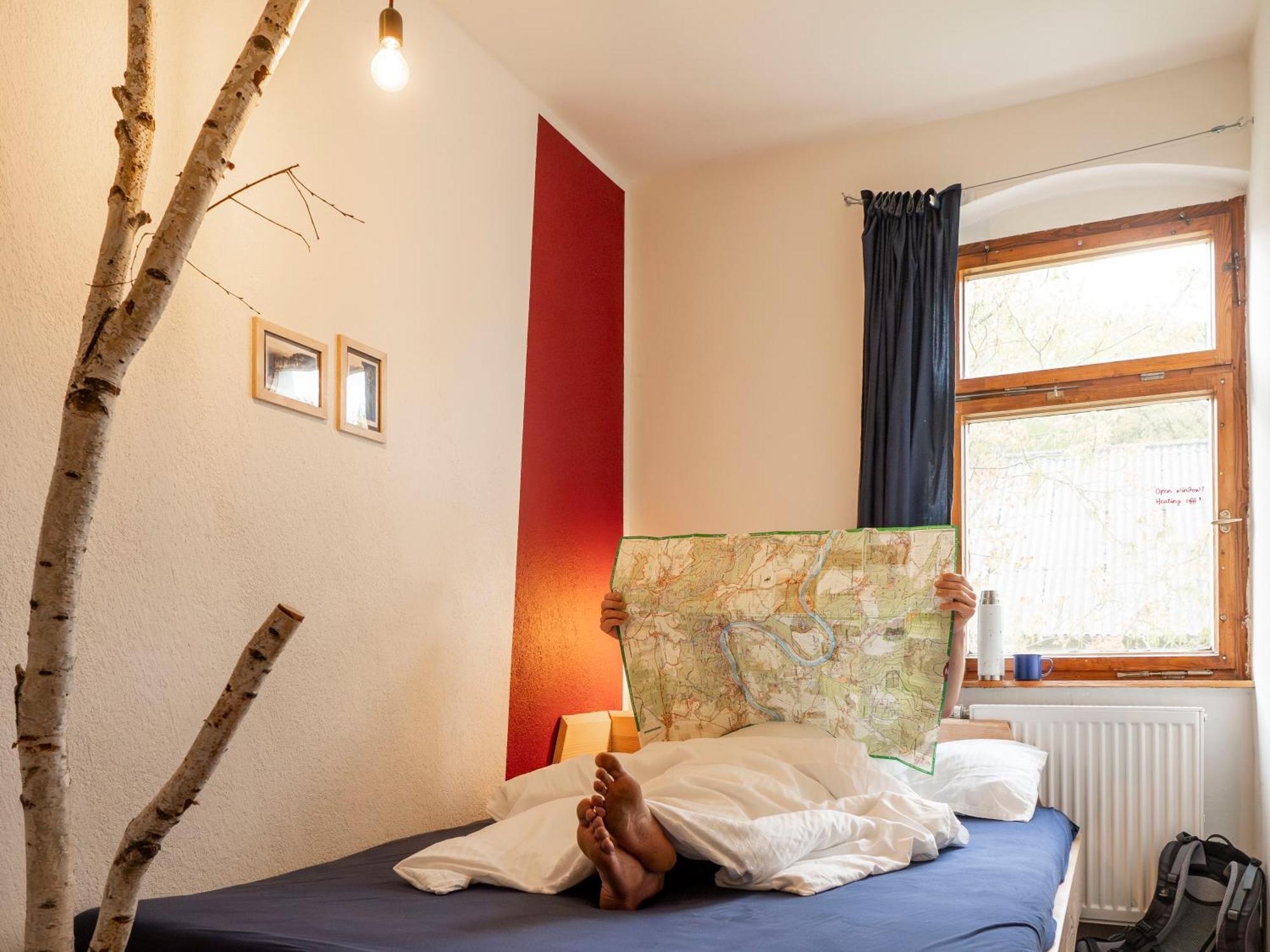 Hinterland Hostel Ратен Екстер'єр фото