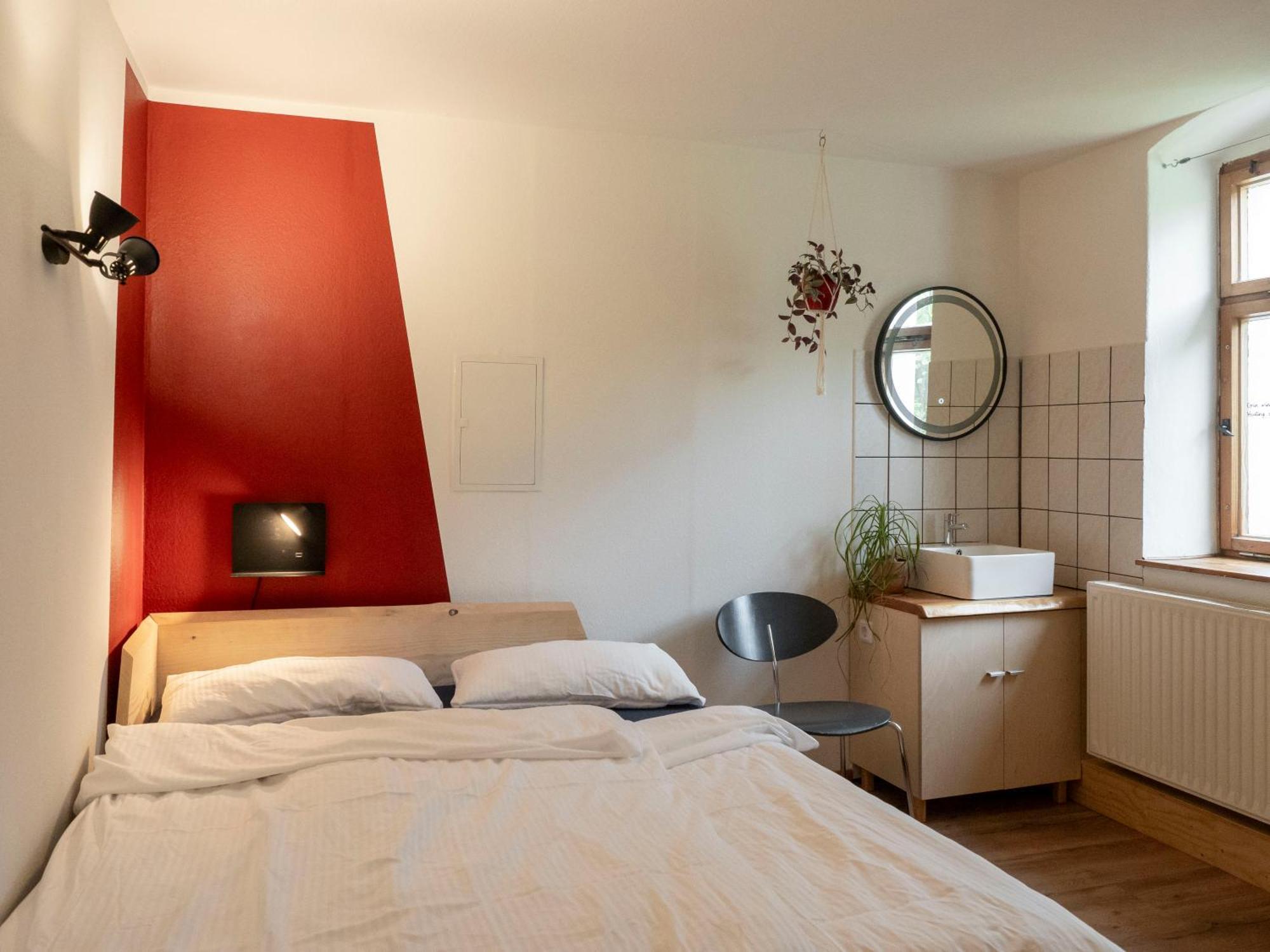 Hinterland Hostel Ратен Номер фото