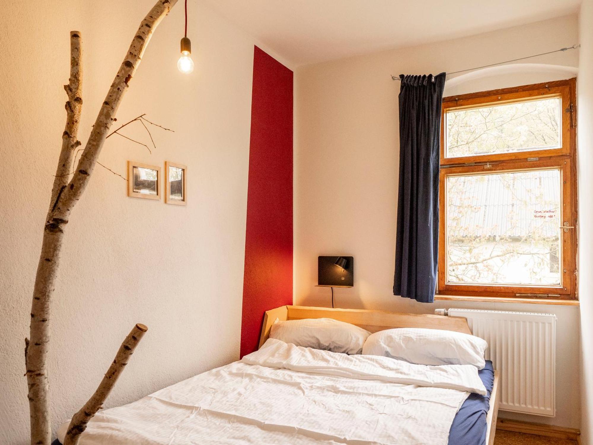 Hinterland Hostel Ратен Номер фото