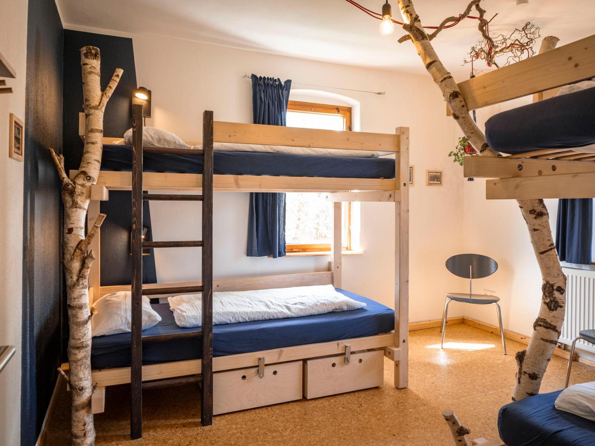 Hinterland Hostel Ратен Номер фото